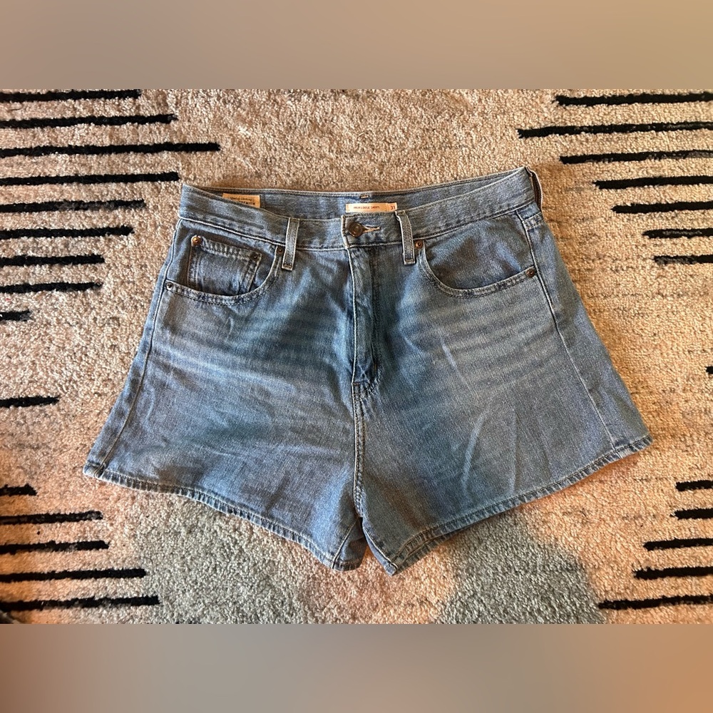 Levi’s High Loose Shorts